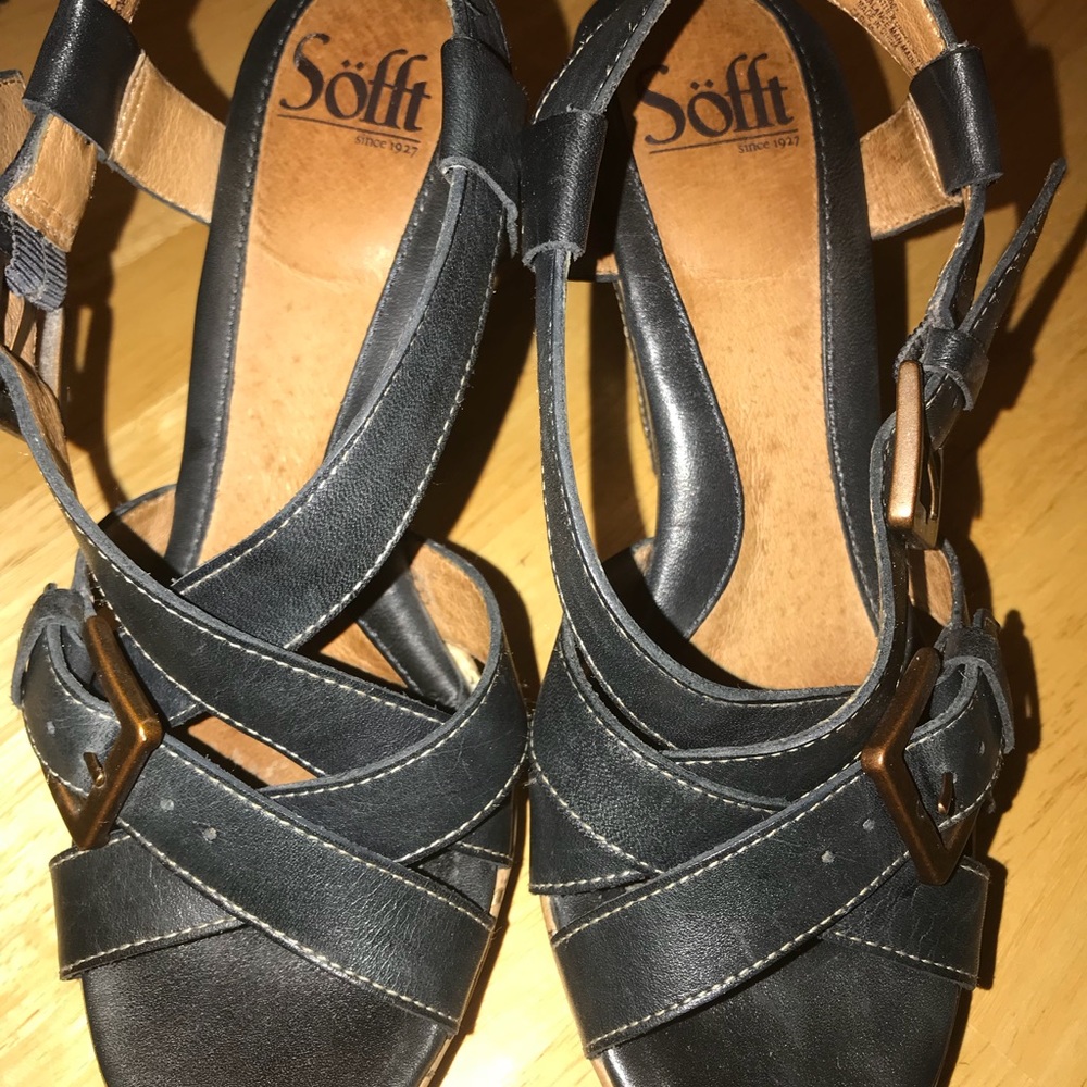 Sofft wedges - good condition - navy